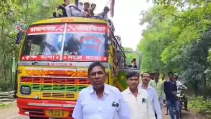 রাজনগর: রাজনগর থেকে সিউড়ির উদ্দেশ্যে ৬ হাজার তৃণমূল কর্মীর মহামিছিলের যাত্রা
