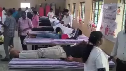 பொன்னேரி: "தமிழகத்தில் நீட் தேர்வை கொண்டு வந்தது திமுகவும், காங்கிரசும் தான்" - பஞ்செட்டி அருகே முன்னாள் அமைச்சர் பொன்னையன் பேட்டி