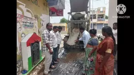 నకిరేకల్: నకిరేకల్ పట్టణంలోని సిసి రోడ్డు నిర్మాణ పనుల్లో నాణ్యత ప్రమాణాలు పాటించాలి: మున్సిపల్ చైర్ పర్సన్ రజిత శ్రీనివాస్