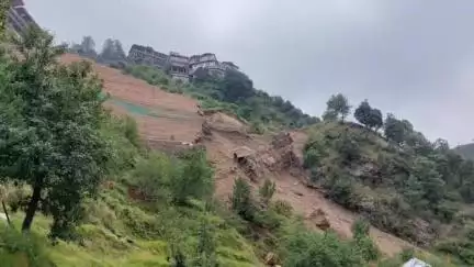 शिमला ग्रामीण: फोरलेन निर्माण की आफत, डंगा गिरने से लिंडीधार गांव को खतरा, सेब का बगीचा हुआ तबाह, एसडीएम पहुंचे मौके पर
