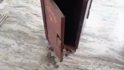 লালগোলা: লালগোলার লক্ষী নারায়ণ মন্দিরে চুরি, ভাঙা তালা ও খালি দানবাক্স ঘিরে চাঞ্চল্য