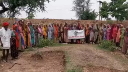 डूंगला: सरजना चारण खेड़ी क्षेत्र में राज्य विधिक सेवा प्राधिकरण और जिला विधिक सेवा प्राधिकरण ने कानूनी जागरूकता शिविर आयोजित किया