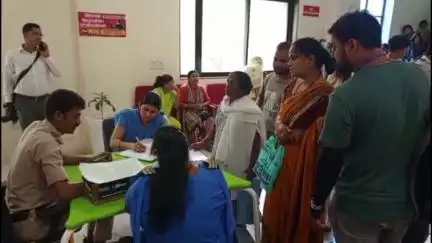 मल्हारगंज: पुलिस कंट्रोल रूम में जनसुनवाई आयोजित, बड़ी संख्या में पहुंचे आवेदक, कमिश्नर ने दिए समाधान के निर्देश