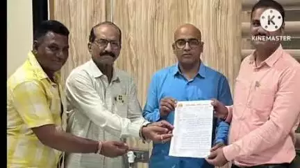 आर्वी: शहराच्या नगरपरिषद हद्दीत वाळलेली झाडे पडून होऊ शकतो अपघात अपघात संघर्ष समितीचे प्रशासकांना निवेदन #Jansamasya