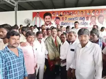 దేవరకద్ర: ధమగ్న పూర్‌లో కళ్యాణ లక్ష్మి షాదీ ముబారక్  చెక్కులను పంపిణీ చేసిన ఎమ్మెల్యే మధుసూదన్ రెడ్డి