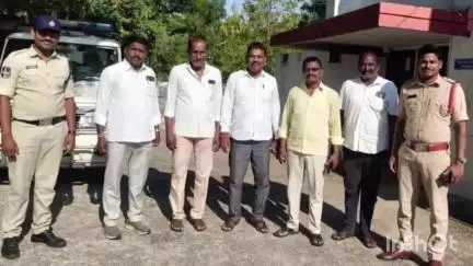 చిగురుమామిడి: హైదరాబాద్ ప్రజా భవన్‌కు వెళ్తున్న మండల మాజీ సర్పంచులను ముందస్తుగా అరెస్టు చేసిన పోలీసులు