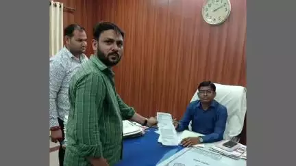 गंगापुर: गंगापुर सिटी के अतिरिक्त जिला कलेक्टर कार्यालय में पार्षद ने नाला की सफाई को लेकर नगर परिषद आयुक्त को ज्ञापन दिया