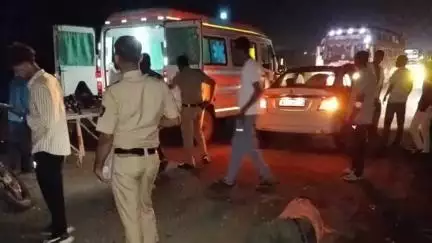 नवापूर: चिंचपाडा बायपास रस्त्यावर लक्झरी बस-दुचाकीचा अपघात, एकाचा मृत्यू, तर एक जण गंभीर जखमी