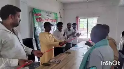 अधौरा: अधौरा प्रखंड स्थित ई किसान भवन में खरीफ कार्यशाला सह प्रशिक्षण कार्यक्रम का आयोजन किया गया
