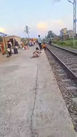 Punsia station 🚉 road bhaut garmi hai
