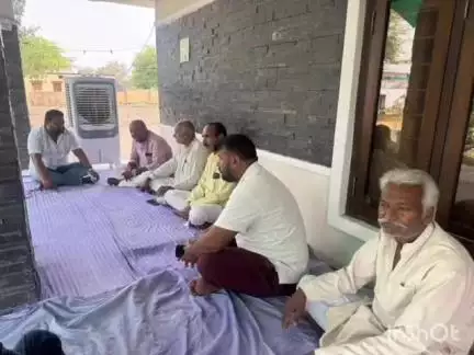 माकड़ोन: विधायक महेश परमार ने किया गांव सरली का दौरा, ग्रामीणों की सुनी समस्याएं और किया समाधान