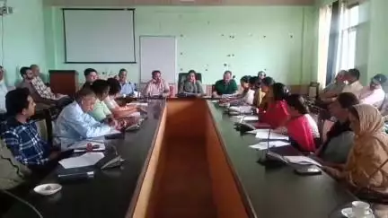 पधर: द्रंग में स्वास्थ्य सेवाएं चरमराईं, सड़कों की हालत बदतर, पंचायत समिति द्रंग की बैठक में उठे जनमुद्दे