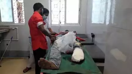 মেমারি ১: ট্রেনের ধাক্কায় কাটা পড়লো বাম পা, গুরুতর আহত রাজমিস্ত্রি