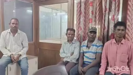 સોનગઢ: સોનગઢ તાલુકાના આમલગુંડી ગામેથી જુગાર રમતા ચાર ઈસમો ઝડપાયા.