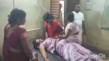 बरियातु: अलकडीहा मोड़ के पास मवेशी को बचाने में स्कूटी से गिरकर महिला की मौत, एक घायल, रिम्स रेफर