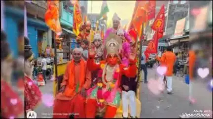 उतरौला: युवा नाथ कमेटी के तत्वाधान में निकाली गई श्री बाला जी महराज की भव्य निशान शोभा यात्रा