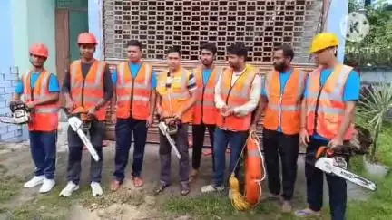 ডায়মন্ডহারবার ১: ঘূর্ণিঝড় মোকাবিলা করতে ডায়মন্ড হারবারে SDO অফিসের সামনে প্রস্তুতি পর্ব সারল ডিজাস্টার ম্যানেজমেন্টের কর্মীরা