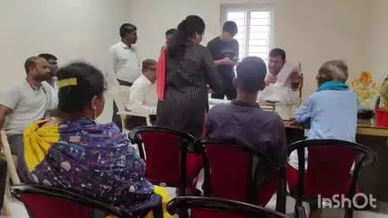 ସତ୍ୟବାଦୀ: ଭୁବନେଶ୍ୱର ସ୍ଥିତ ସରକାରୀ ବାସ ଭବନ କାର୍ଯ୍ୟାଳୟରେ ନିର୍ବାଚନ ମଣ୍ଡଳୀର ବିଭିନ୍ନ ପଞ୍ଚାୟତ ଲୋକମାନଙ୍କ ଅଭିଯୋଗ ଶୁଣିଲେ ସ୍ଥାନୀୟ ବିଧାୟକ