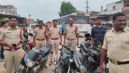 వలిగొండ: వలిగొండలో నెంబర్ ప్లేట్ లేని వాహనాలపై స్పెషల్ డ్రైవ్, 5 ద్విచక్ర వాహనాలను సీజ్ చేసిన పోలీసులు