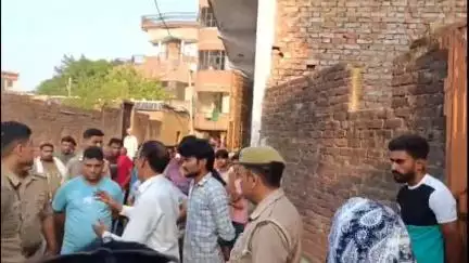 कांठ: गढ़ी में एक नवविवाहित महिला ने पंखे में फंदा डालकर की आत्महत्या
