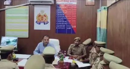 सगड़ी: सीओ सगड़ी ने क्षेत्र के सभी थानों के उप निरीक्षकों के साथ विवेचनाओं के संबंध में की बैठक, दिए आवश्यक दिशा निर्देश