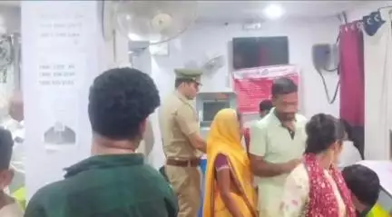 सगड़ी: रौनापार सहित समस्त थानों की पुलिस ने बैंकों में चलाया सघन चेकिंग अभियान, संदिग्ध व्यक्तियों से पूछताछ से मचा हड़कंप