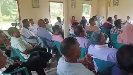 মাণিকপুৰ ৰাজীৱ ভৱনত বিগত পঞ্চায়ত নিৰ্বাচনৰ ওপৰত পৰ্যালোচনা সভা অনুষ্ঠিত, উপস্থিত থাকে বিধায়ক প্ৰদীপ সৰকাৰ