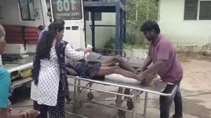 ಕೊರಟಗೆರೆ: ಕೊಡ್ಲಹಳ್ಳಿ ಬಳಿ ಪಾದಚಾರಿಗೆ ಅಪರಿಚಿತ ವಾಹನ ಡಿಕ್ಕಿ, ತಲೆಗೆ ಪೆಟ್ಟು