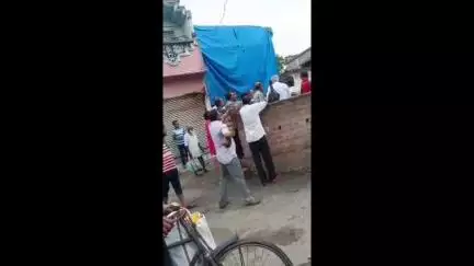 হাসনাবাদ: হাসনাবাদ জমি রেজিস্ট্রি অফিসের সামনে ধুন্ধুমার