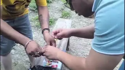 লংকা: লামডিংৰ ঝুলন পুলৰ সমীপত অভিযান চলাই আৰক্ষীয়ে ১৪টা ড্ৰাগছ ভৰ্তি কণ্টেইনাৰ সহ আটক কৰে এটা সৰবৰাহকাৰীক