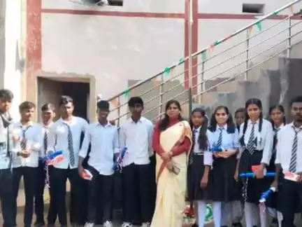 चुरचु: चरही: मैट्रिक परीक्षा में ज्ञान भारती शिक्षायतन का शत प्रतिशत रहा परिणाम