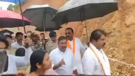 ಸಕಲೇಶಪುರ: ಆನೆಮಹಲ್ ಬಳಿ ಸಮಸ್ಯೆ ಹೇಳಲು ಬಂದ ಸಾರ್ವಜನಿಕರನ್ನು ಗದರಿದ ಜಿಲ್ಲಾಧಿಕಾರಿ