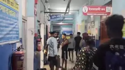 ফালাকাটা: ফালাকাটার ব্যাংকান্দিতে ১৭ নম্বর জাতীয় সড়কে মঙ্গলবার রাতে পথ দুর্ঘটনায় আহত হলেন এক যুবক