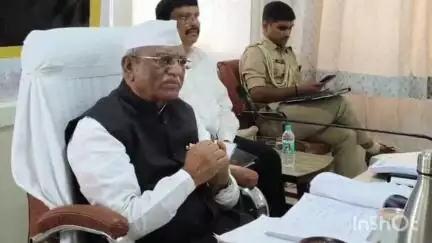 सलूम्बर: राज्यपाल की अध्यक्षता में सलूंबर में विकास योजनाओं की हुई समीक्षा बैठक, पात्रजनों तक योजनाओं का लाभ पहुंचाने पर दिया जोर