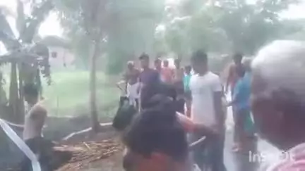 छौड़ाही: मध्य विद्यालय ऐजनी के पास केला बगान में शॉर्ट सर्किट से आग, लगभग ₹20000 का नुकसान