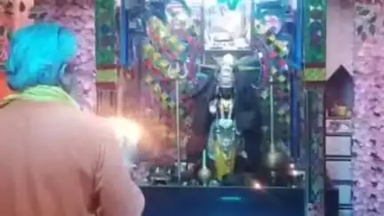 लटेरी: शनि देव जन्मोत्सव पर लटेरी के शनि मंदिर में हुई विशेष पूजा-अर्चना