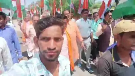 विस्वास विधान सभा 149 के विधायक जी द्वारा निकली गई रैली सेमरा गांव में