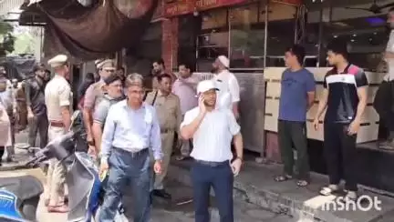 खतौली: खतौली कस्बे में अतिक्रमण को लेकर पब्लिक एप की खबर का बड़ा असर,सड़को से अतिक्रमण पर चला प्रशासन का चाबुक #jansamasya