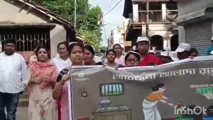 বলাগড়: পদযাত্রার মধ্য দিয়ে স্বচ্ছতা অভিযান করল বলাগড় ব্লক ও পঞ্চায়েত সমিতির পক্ষ থেকে শ্রীপুর বলাগর গ্রাম পঞ্চায়েত এলাকায়
