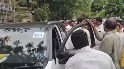 తాడిపత్రి: కడపలో జరుగుతున్న మహానాడు కార్యక్రమానికి భారీ కాన్వాయ్‌తో వెళ్లిన తాడిపత్రి ఎమ్మెల్యే అస్మిత్ రెడ్డి