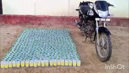 बनकटवा: SSB के जवानों ने सीमावर्ती क्षेत्र से 780 बोतल नेपाली शराब के साथ एक तस्कर को किया गिरफ्तार