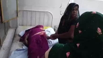 सवायजपुर: हरपालपुर क्षेत्र में घर पर टूटकर गिरा हाई टेंशन लाइन का तार, चपेट में आकर महिला झुलसी