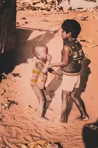 please help this child 
Bihta me ke grabe bacha hai
