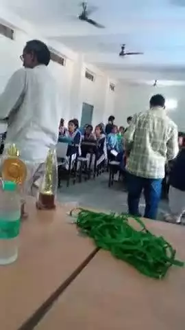 CRC समन्यवक द्वारा राम दुलारी गंगा +2 चेनारी रोहतास द्वारा मशाल प्रतियोगिता का पुरस्कार वितरण