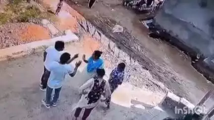 गढ़मुक्तेश्वर: गांव बदरखा में मुस्लिम युवक ने हिंदू परिवार को बम से उड़ाने की धमकी दी, सीसीटीवी फुटेज सोशल मीडिया पर वायरल