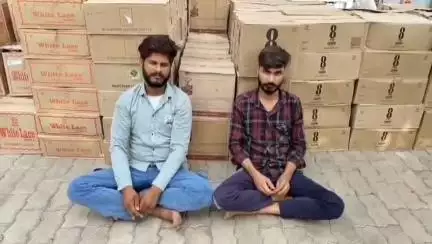 ઘોઘા: સાણોદર ગામ પાસે આવેલ બાડમેર જોધપુર ધાબા પાસેથી લાખો રૂપિયાના વિદેશી દારૂના જથ્થા સાથે 2આરોપીને ઝડપી લીધા