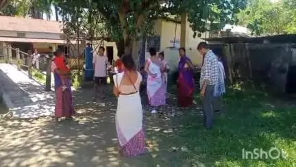 টিংখং: ১৬ জনকৈ  ছাত্ৰ-ছাত্ৰীক প্ৰহাৰ কৰা ঘটনাক লৈ উত্তপ্ত চৰাইহাবি মিচিং প্ৰাথমিক বিদ্যালয়, অভিভাৱকসকলে ঘেৰাও কৰিলে বিদ্যালয়