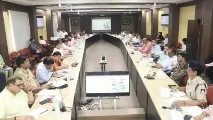 पठारी: जिले में 83 सेल्समैनों को नोटिस जारी, कलेक्टर ने 16 का अप्रैल-मई का कमीशन रोका