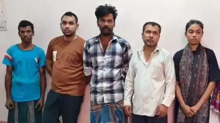 রানাঘাট ১: বড়চূপরিয়া থেকে হাসখালি পুলিসের গ্রেফতার 5 বাংলাদেশি ও 1 টাউট, জেল হেফাজতে পাঠালো রানাঘাট আদালত