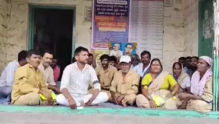 ಕಾಗವಾಡ: ವಿವಿಧ ಬೇಡಿಕೆಗಳನ್ನು ಈಡೇರಿಸಿ…ಕಾಗವಾಡ ಪಟ್ಟಣದ ಪಟ್ಟಣ ಪಂಚಾಯತಿ ಕಾರ್ಯಾಲಯ ಎದುರು ಪೌರ ಕಾರ್ಮಿಕರ ಪ್ರತಿಭಟನೆ